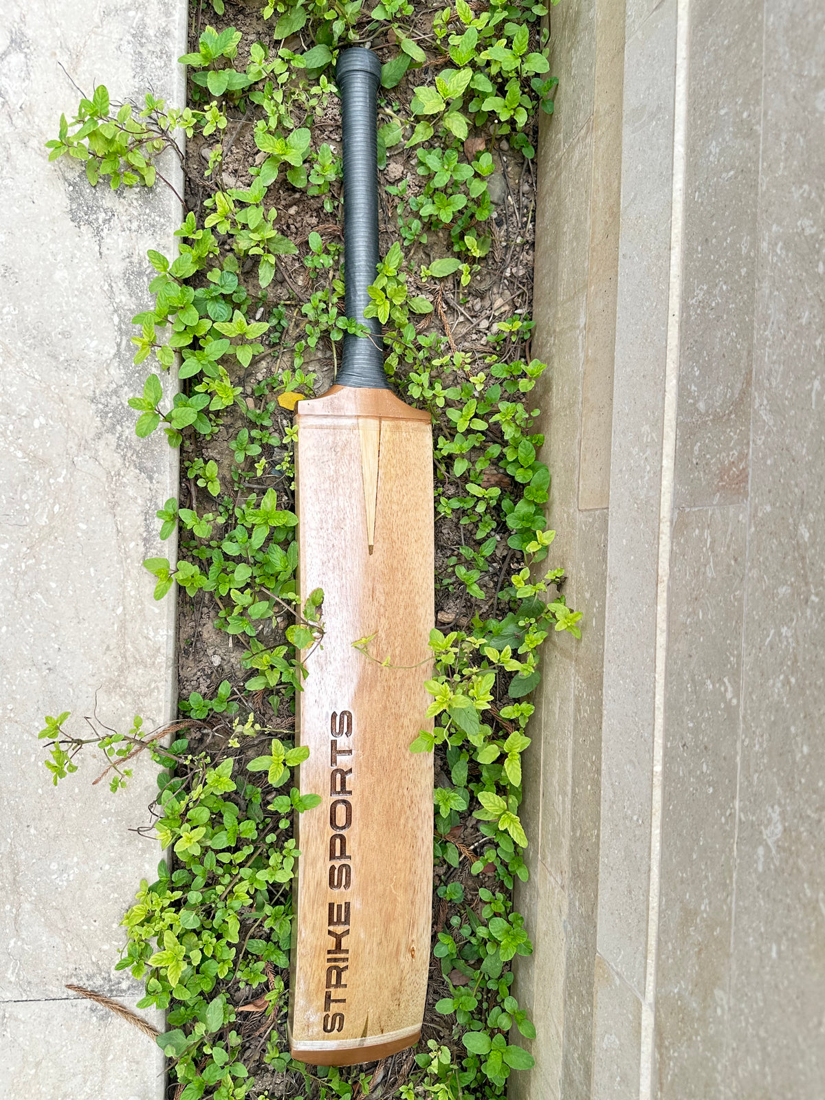 Strike Sports Gold - Coconut Willow 4 Bands Without Paint and Stricker 830Grams (Allow to Open)
